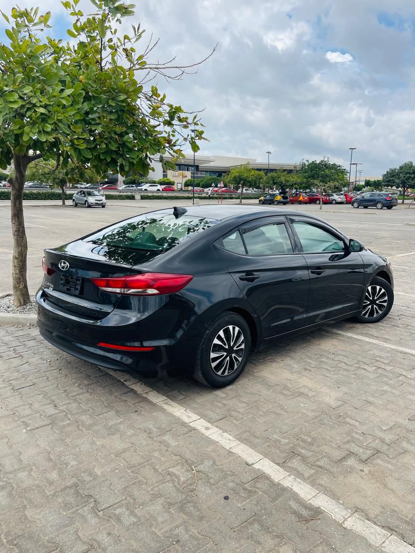 Hyundai Elantra Interior