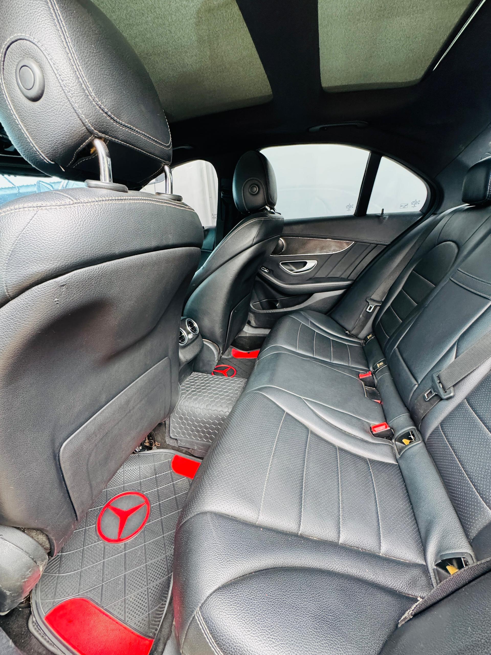 Mercedes c300 passagers Interior